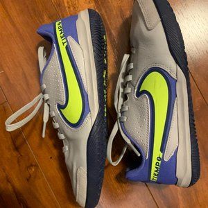 Nike Tiempo Legend Kids Youth Size 3 Indoor Soccer shoes